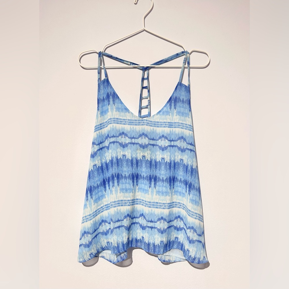 🍒 2/$15  NWOT Forever XXI tribal-print racerback tank top (light blue and white)